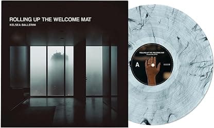 ROLLING UP THE WELCOME MAT (CLEAR SMOKE VINYL) por Kelsea Ballerini — capa do álbum